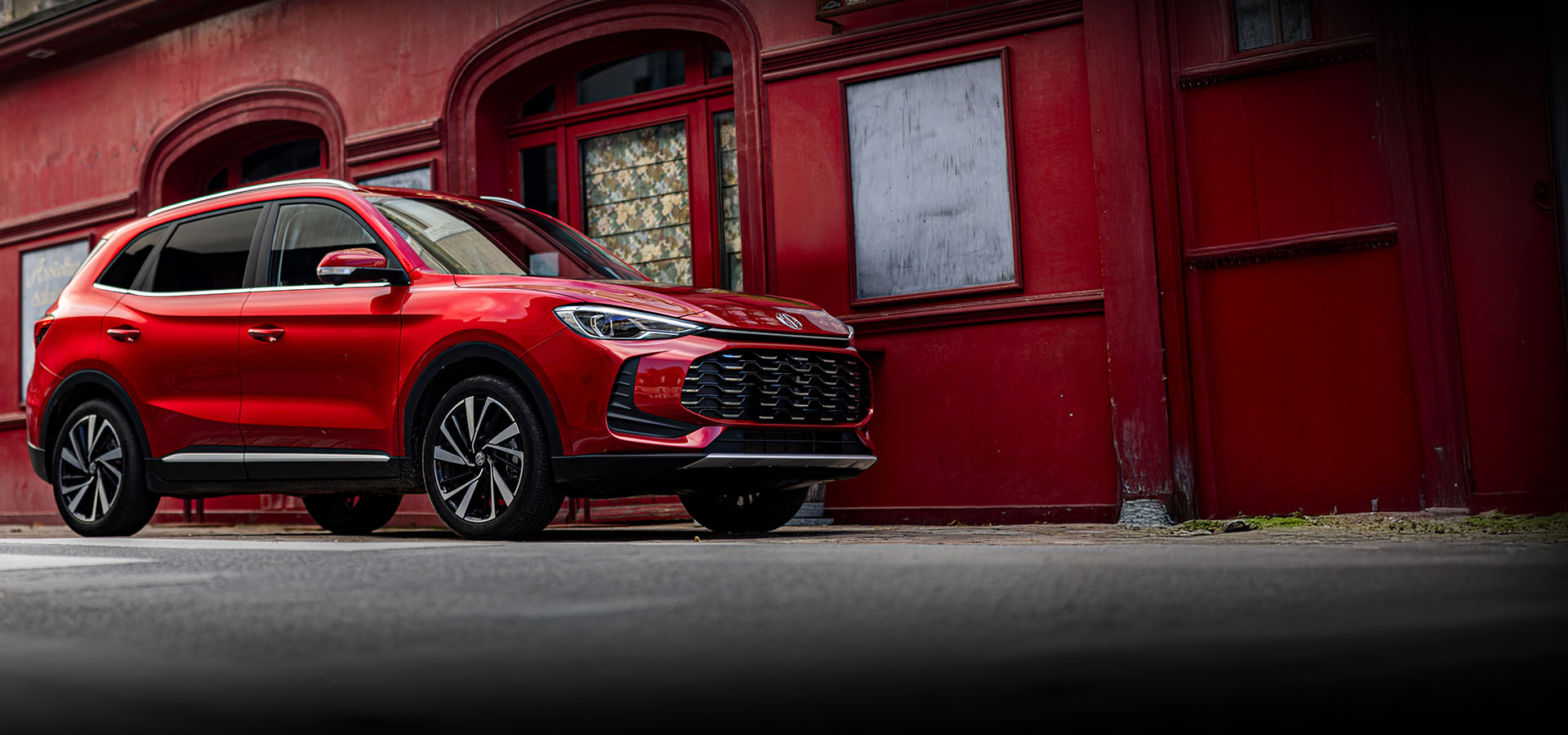 Оберіть ваш MG ZS із зимовою гумою Nokian у подарунок*