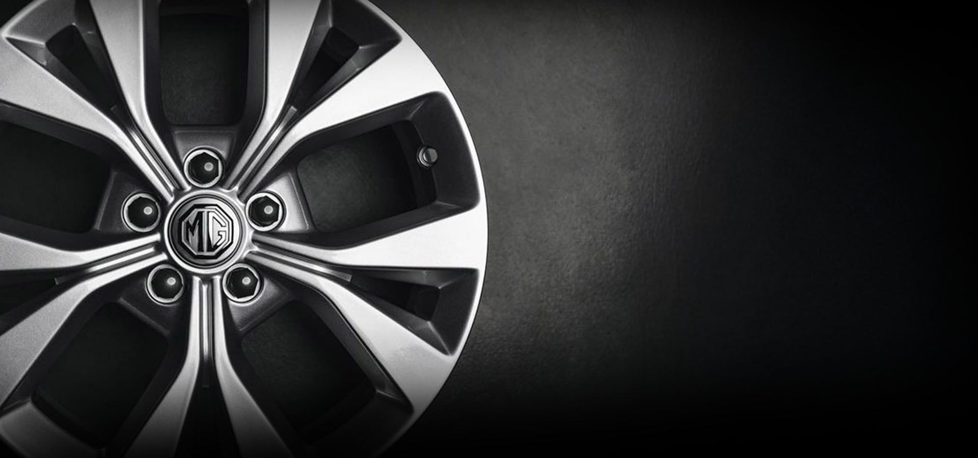 Довершіть стиль вашого MG