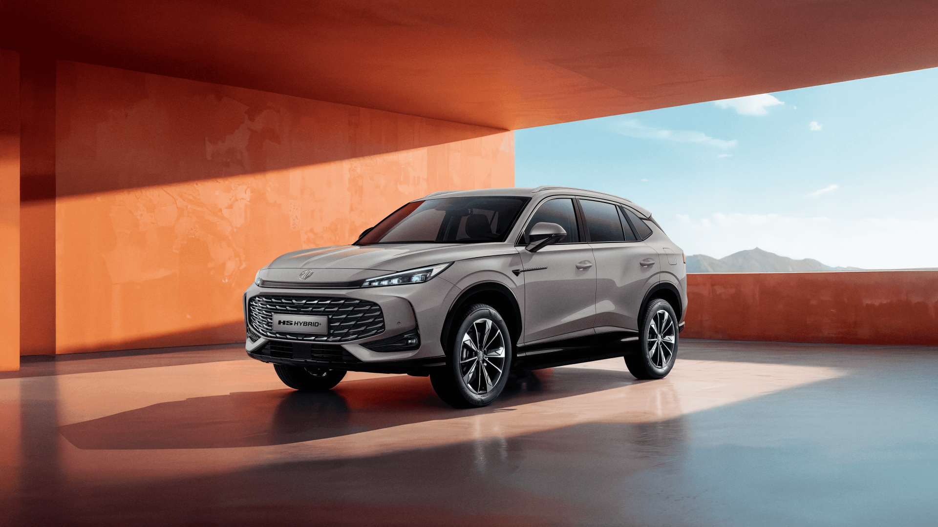 Новий MG HS HEV - фото